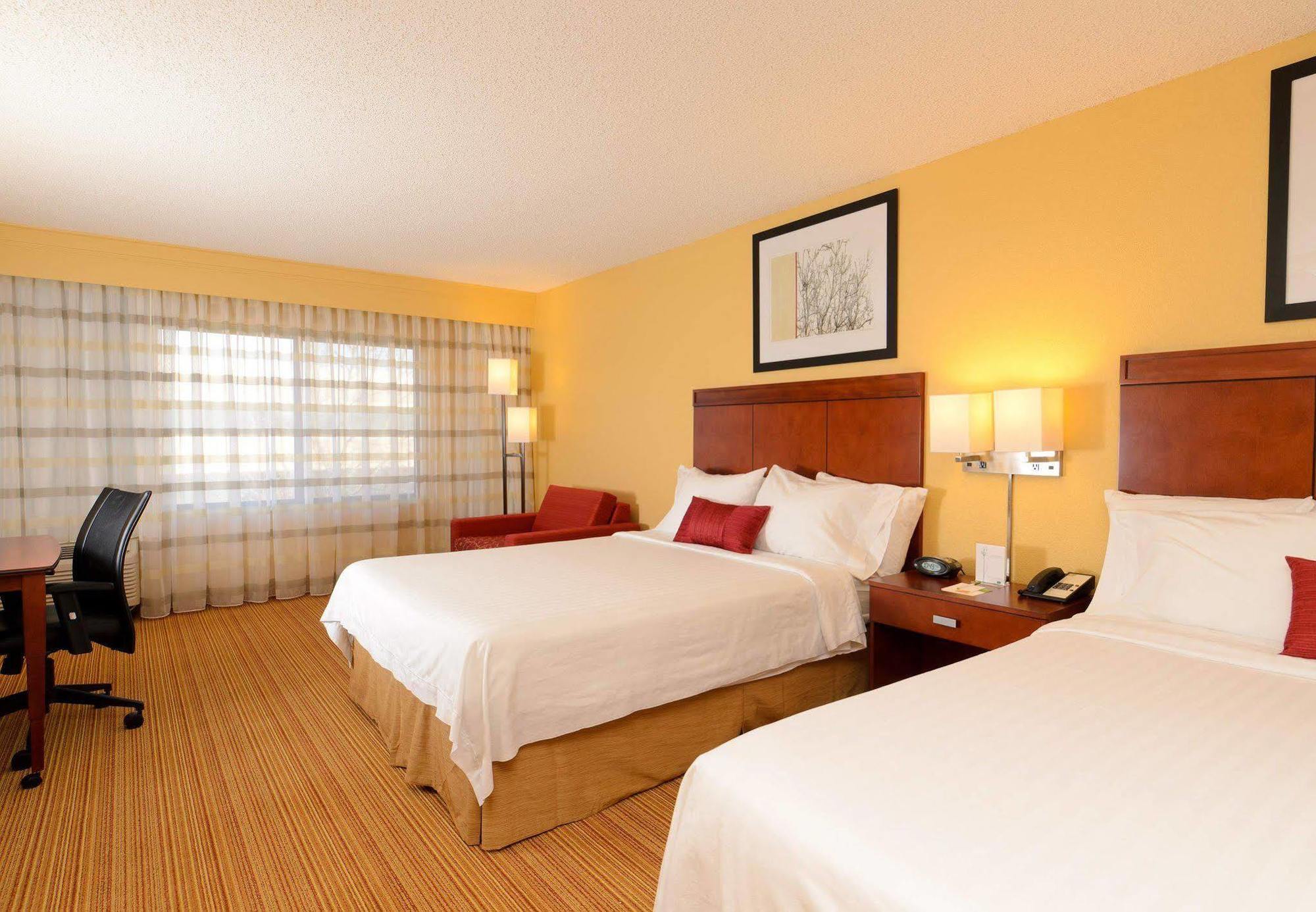 Courtyard By Marriott Hagerstown Hotell Exteriör bild